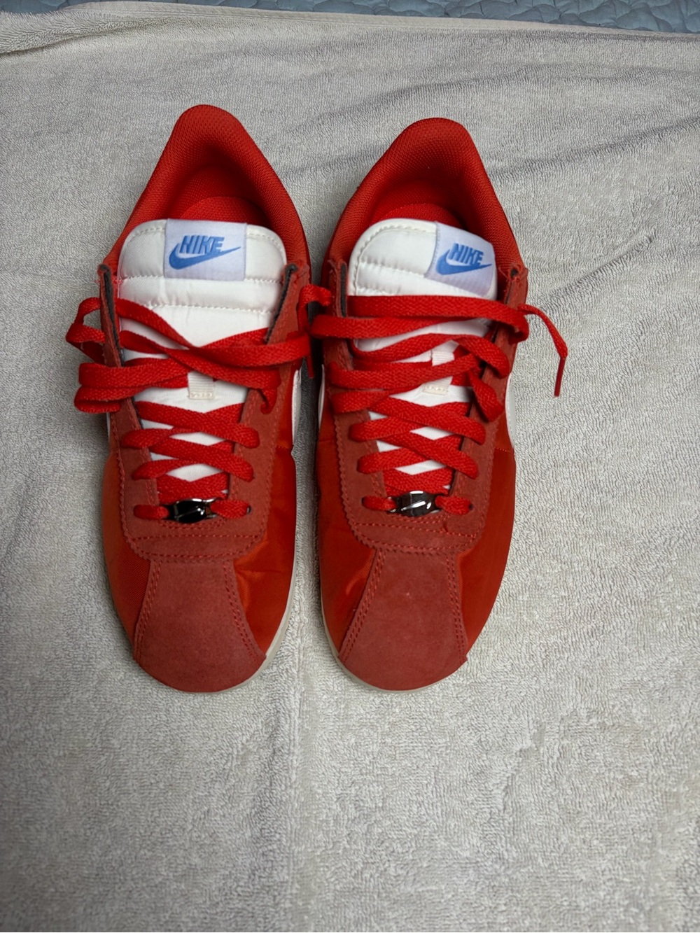 Nike Men's Red and White Low-Top Sneakers